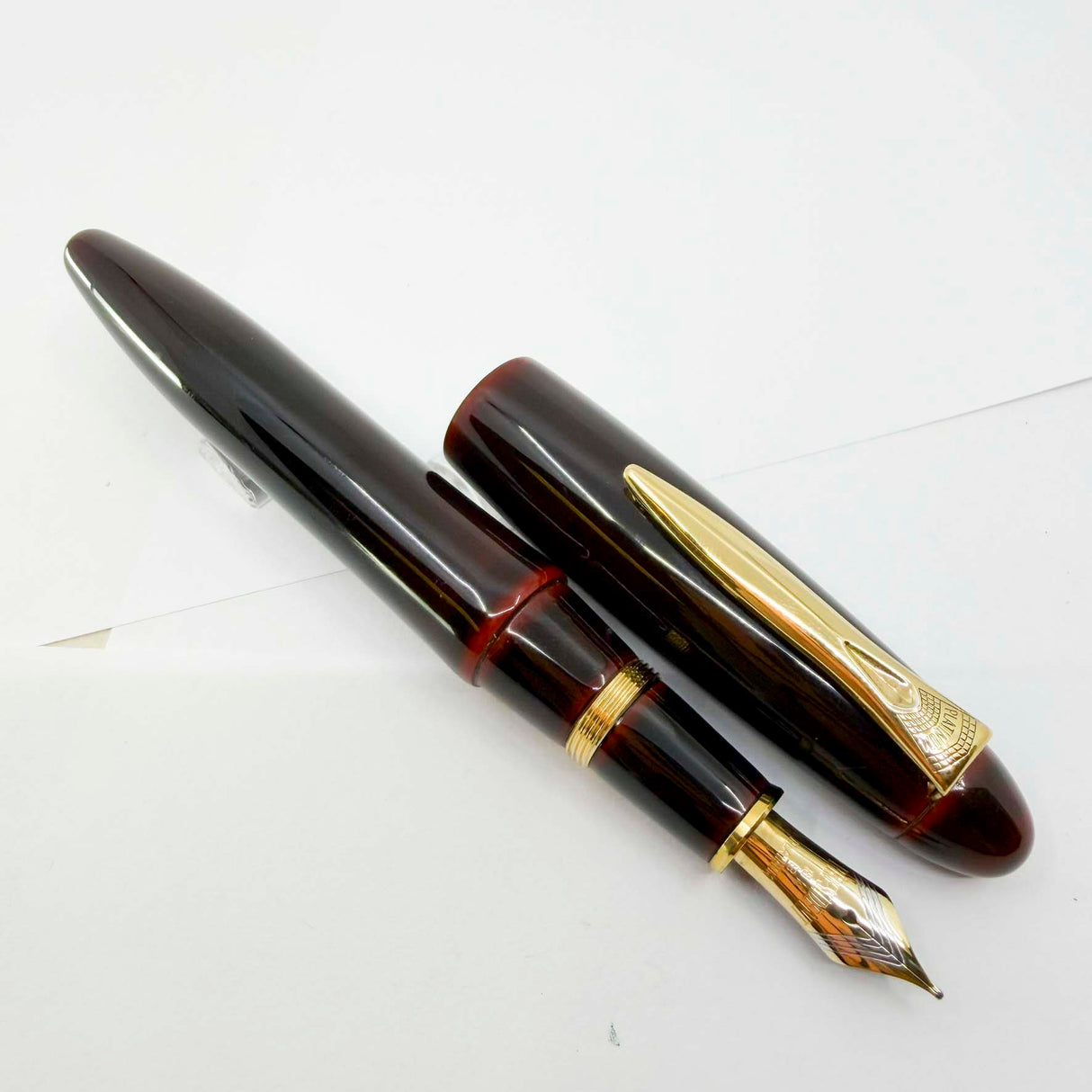 Platinum Izumo Urushi Aka-tame(Red) Hand Painted Lacquer Oversized Fountain Pen  - Broad 18kt Gold Nib