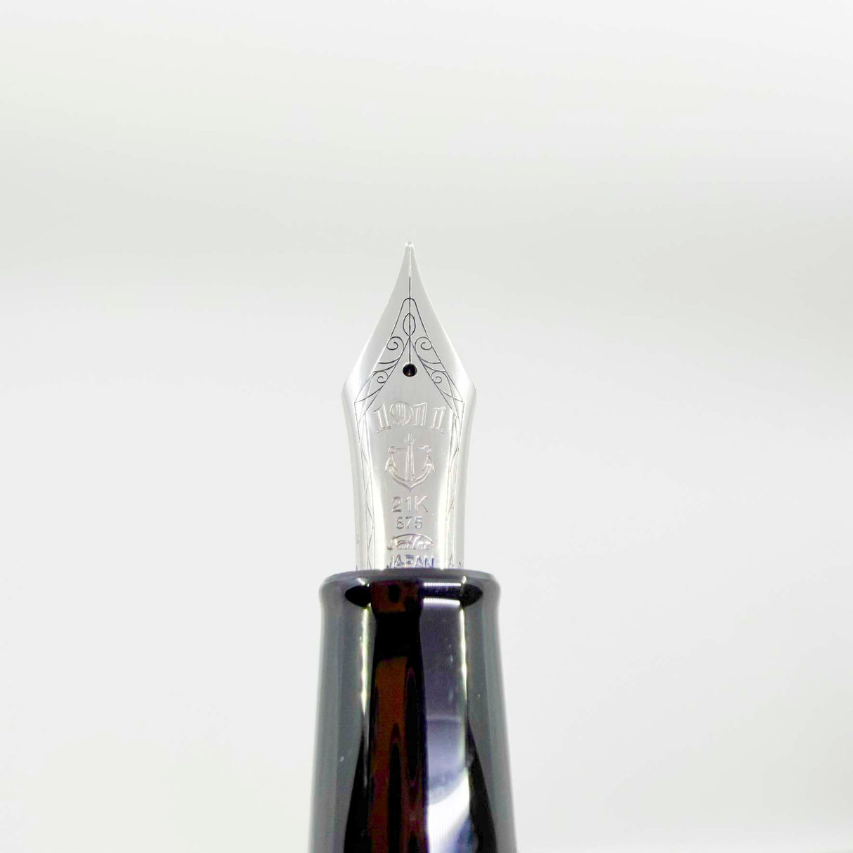 Sailor Professional Gear King of Pen Black Fountain Pen - Medium 21kt Gold Nib