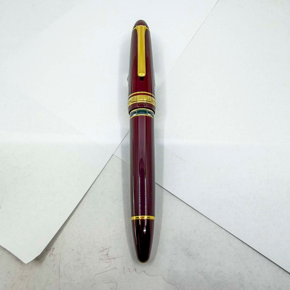Sailor 1911 Maroon REALO Gold-Plated Trim Fountain Pen - Medium 21kt Gold Nib