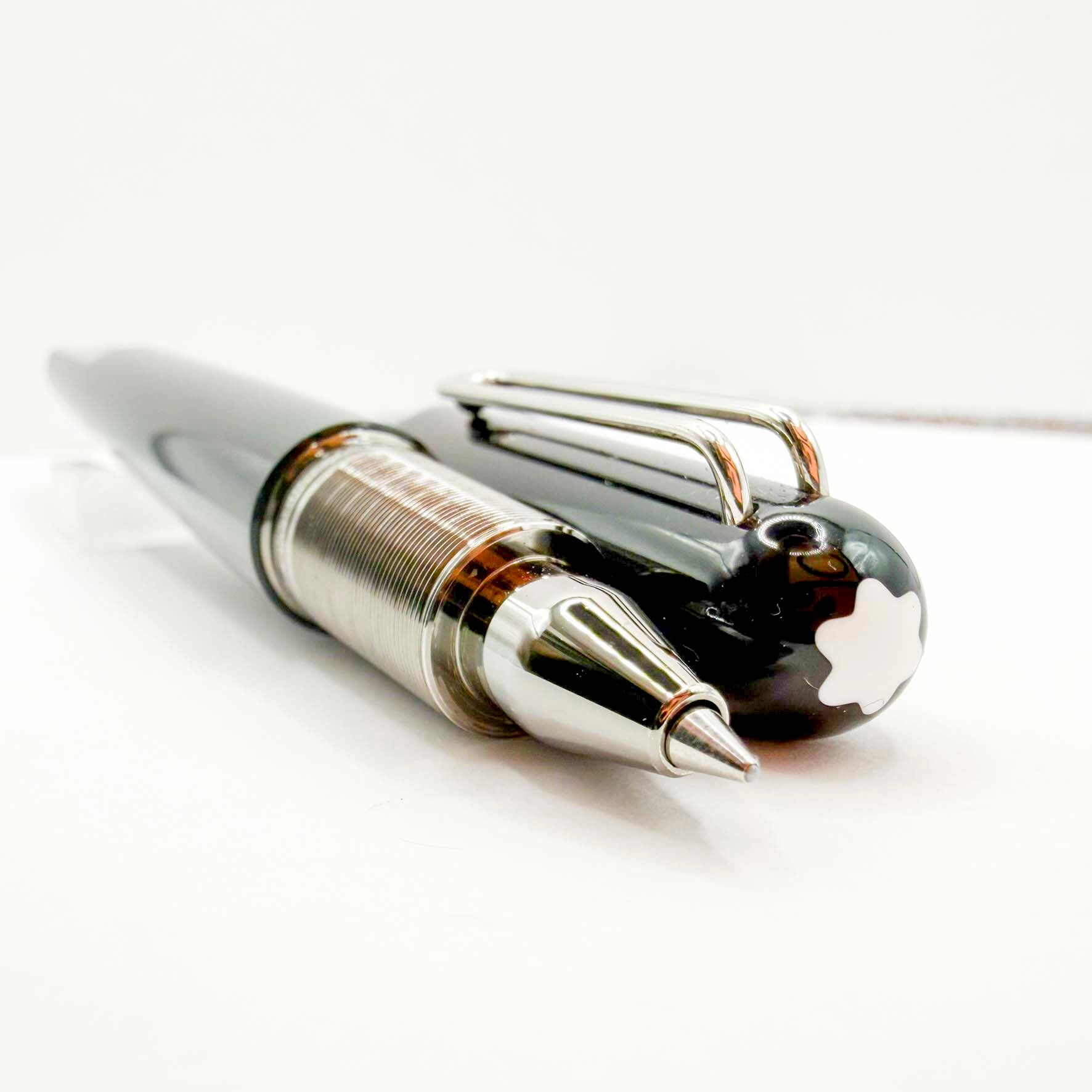MONTBLANC モンブラン ローラーボール M　マーク　ニューソン Montblanc M by Marc Newson Glossy Black Rollerball – Fountain Pen