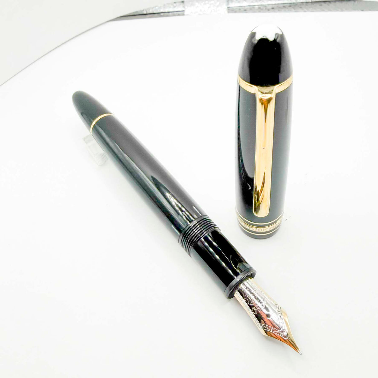 Montblanc Meisterstuck Black Resin #146 LeGrand Fountain Pen  - Fine 14kt  Gold Nib