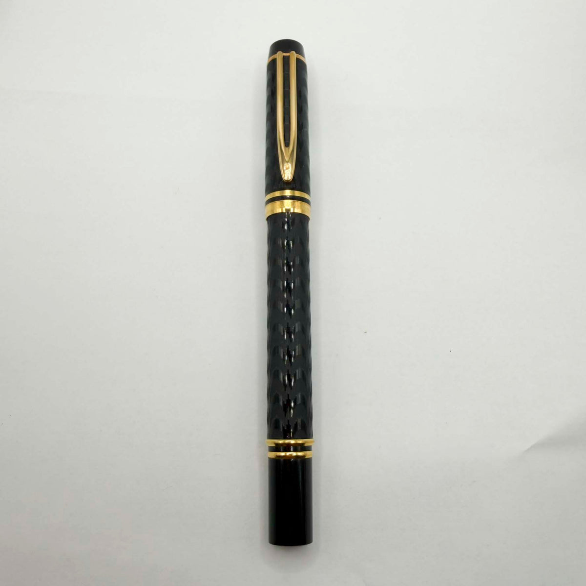 Waterman  Man 100 Opera Black Chased Fountain Pen - Medium 18kt Gold Nib