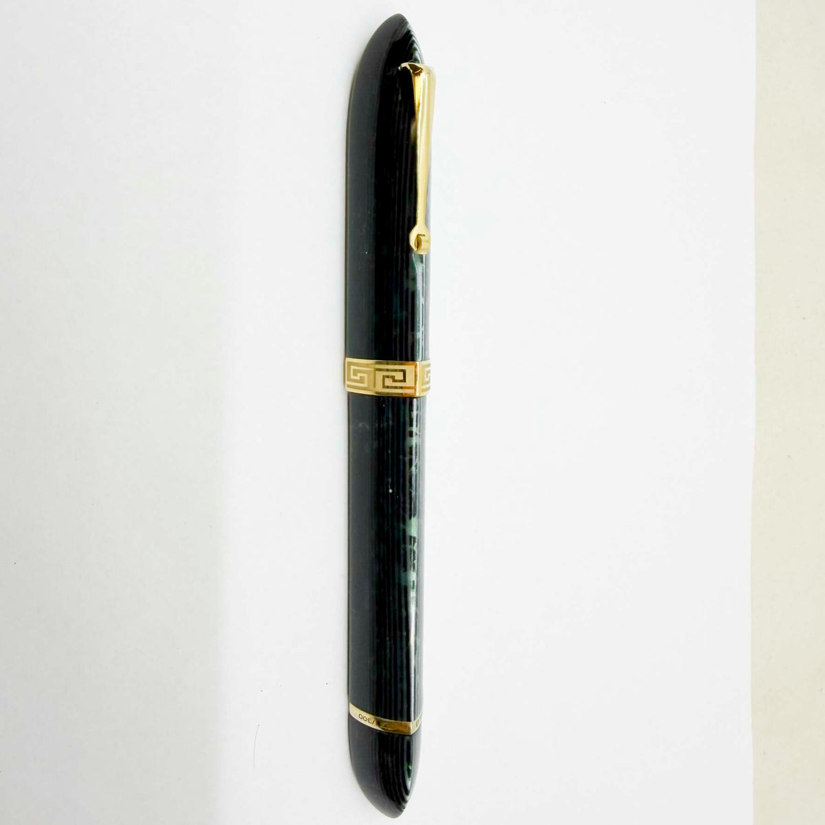 ASC (Armando Simoni Club) Triangolo Incredible Arco Verde (Green) Celluloid Limited Edition 3-Sided Fountain Pen - Magic Flex Medium #8 Size 18kt Gold Nib