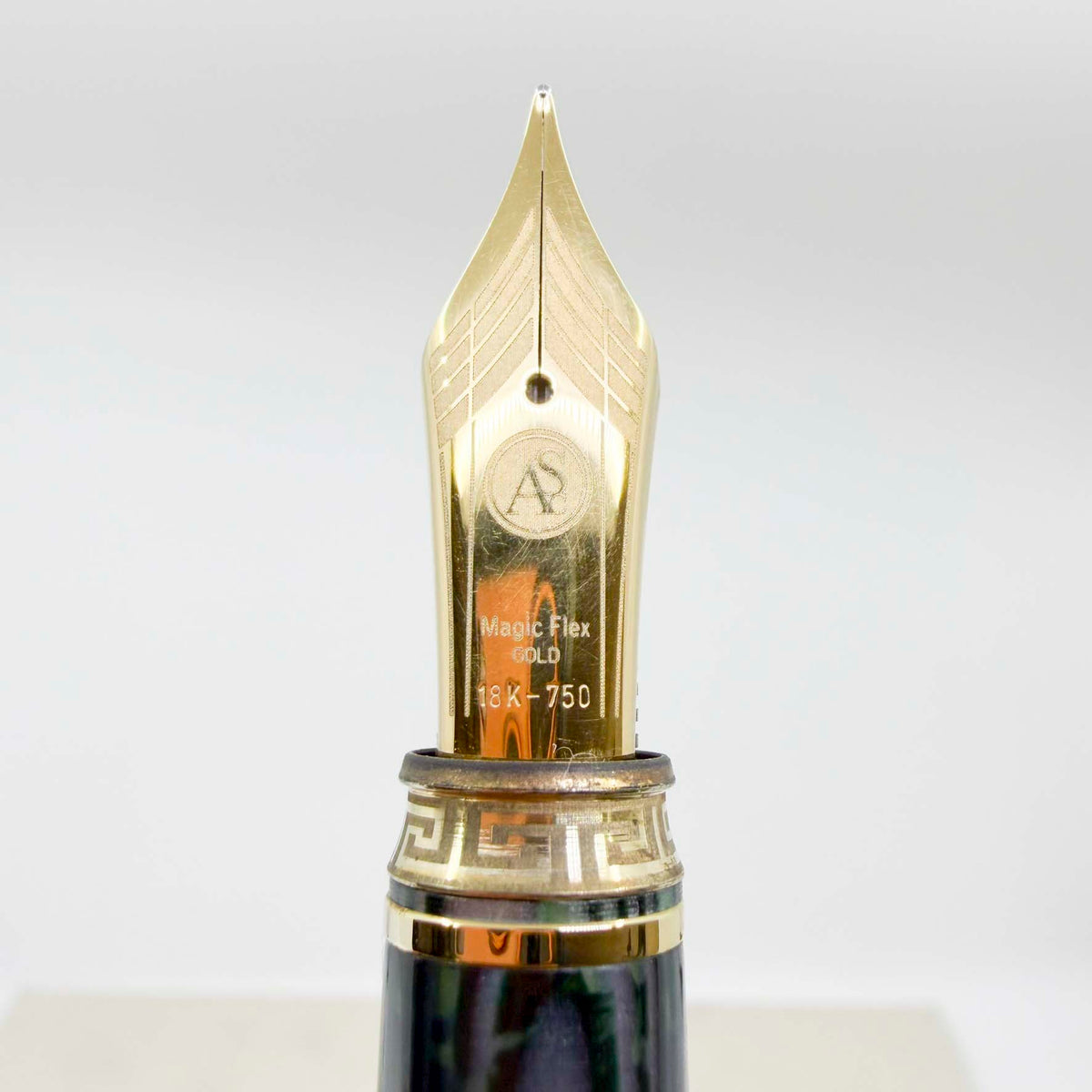 ASC (Armando Simoni Club) Triangolo Incredible Arco Verde (Green) Celluloid Limited Edition 3-Sided Fountain Pen - Magic Flex Medium #8 Size 18kt Gold Nib