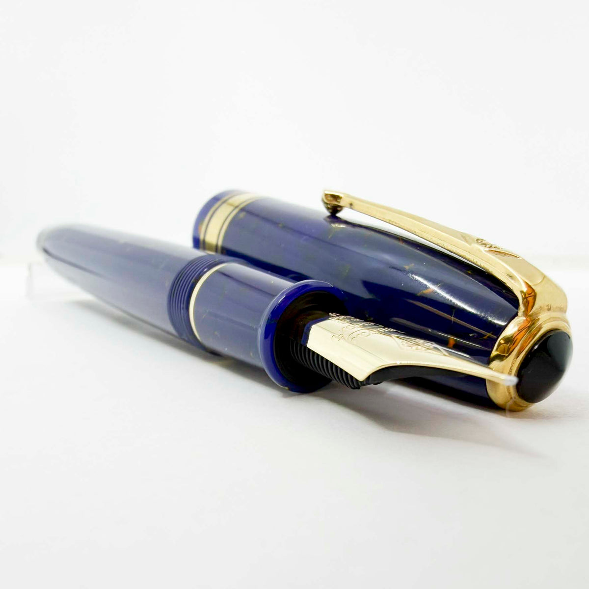 Conway Stewart 100 Dark Blue with Golden Amber Flecks  Fountain Pen - Italic Fine 18kt Gold Nib