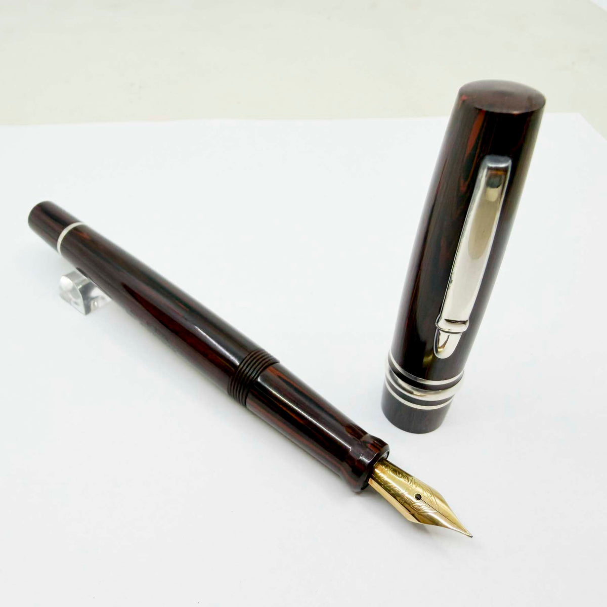 Stipula Mid-Size Novecento Woodgrain Ebonite Fountain Pen - Fine 18kt Gold Nib