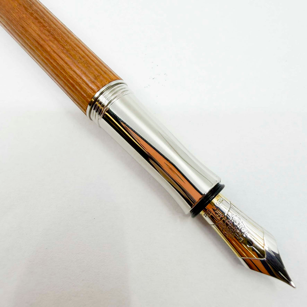 Graf von Faber Castell Classic Pernambuco Fountain Pen - Fine 18kt Gold Nib