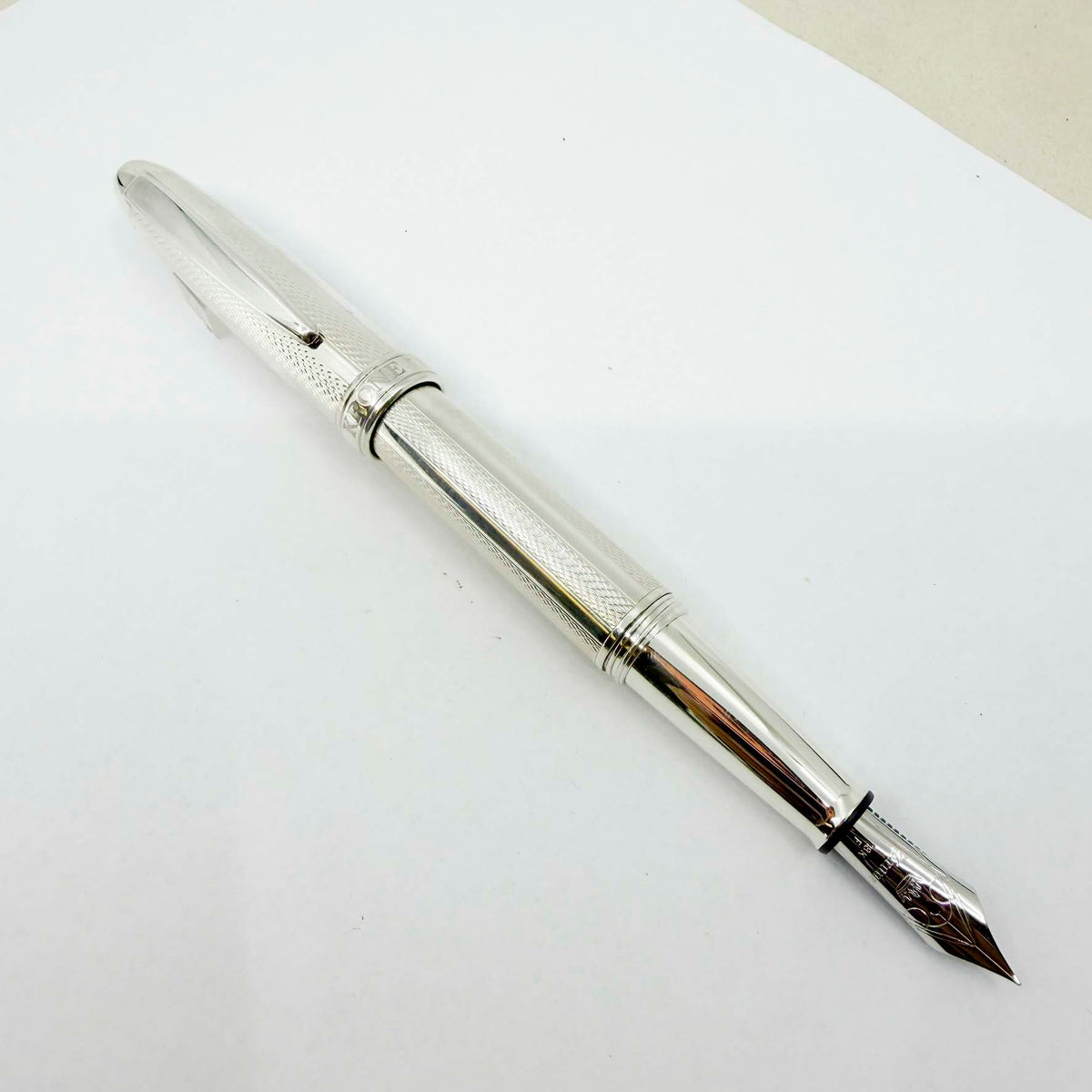 Krone Sterling Silver Large Fountain Pen - Alternating Smooth & Barleycorn Panels - Fine 18kt Gold Nib