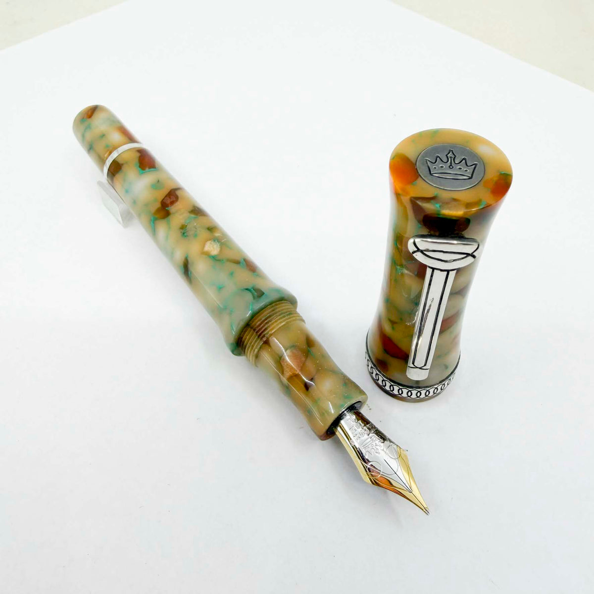 Krone Daddy-o Va Va Va Voom Fountain Pen - Medium 18kt Gold Nib