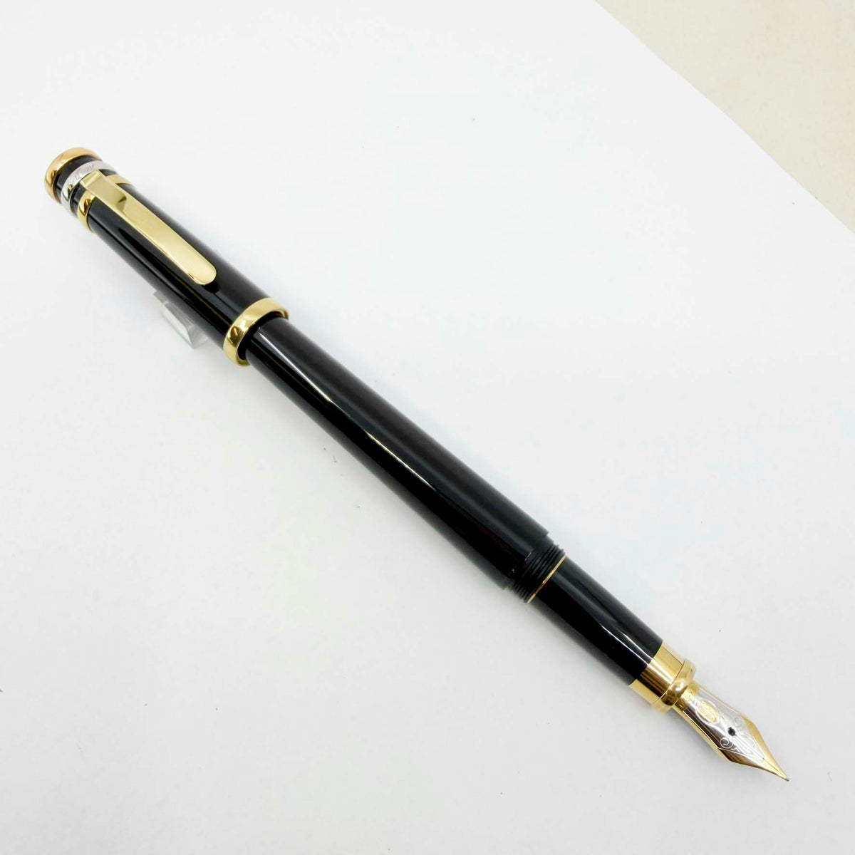 Cartier Black Trinity Fountain Pen - Fine 18kt Gold Nib