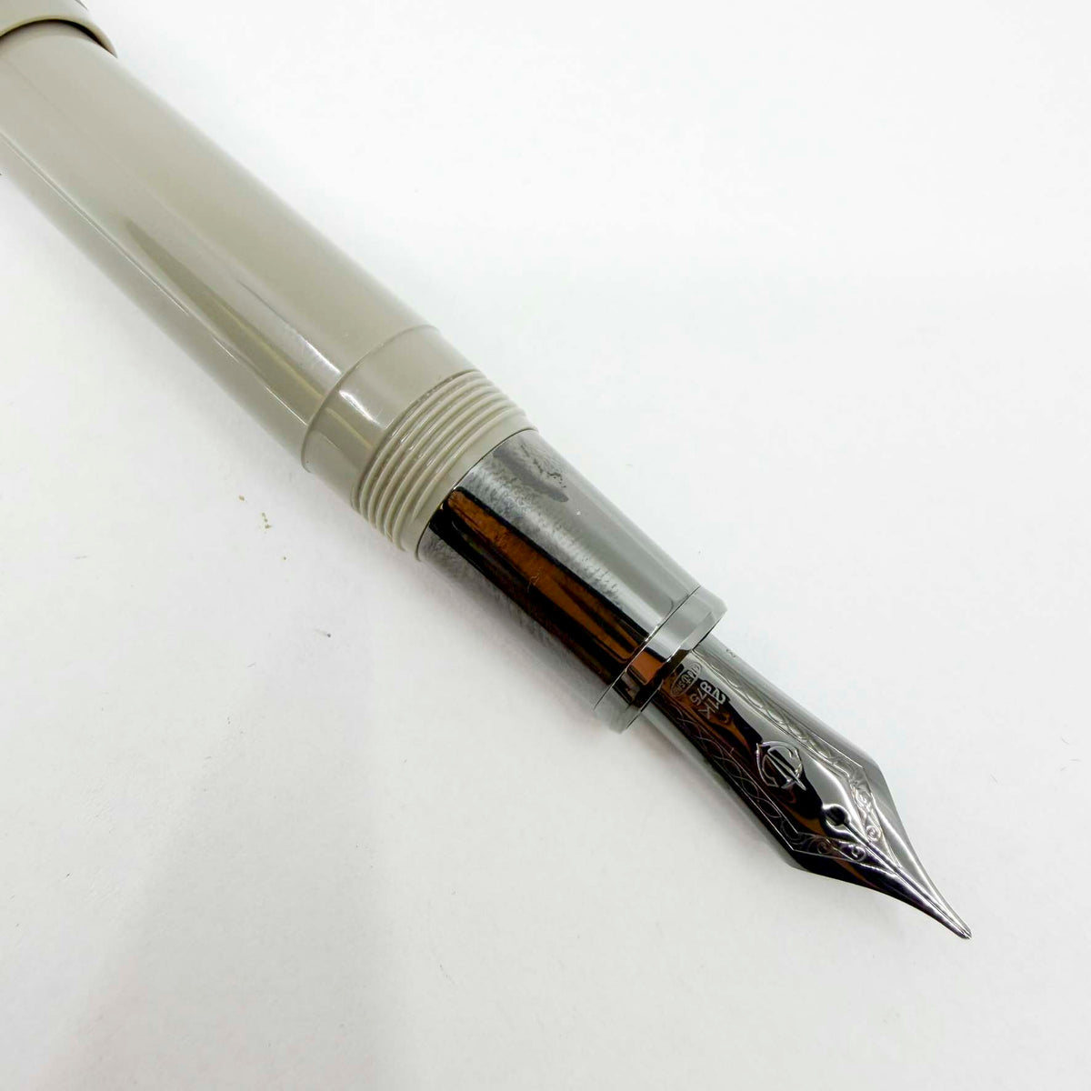 Sailor 1911 Large Special Edition Light Gray Themis  Fountain Pen - Medium 21kt Gold Nib