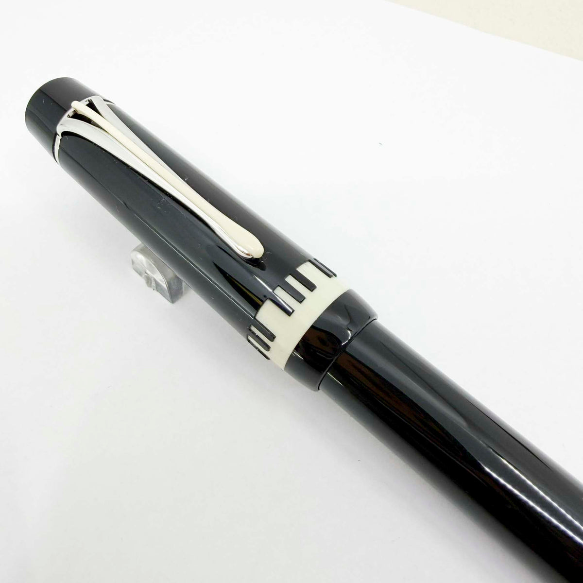 Montblanc Herbert von Karajan Donation Special Edition Fountain Pen - Medium 18kt Gold Nib