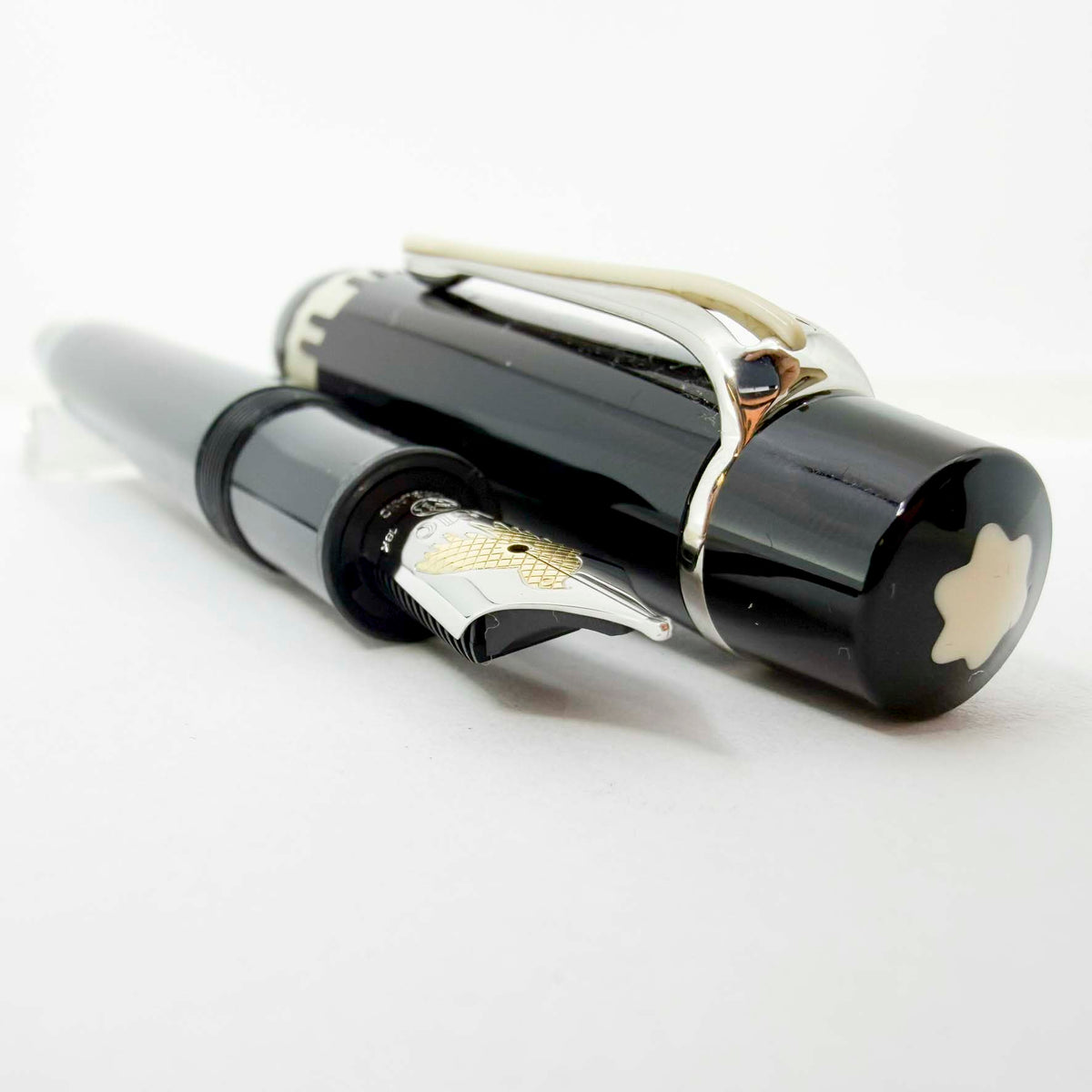 Montblanc Herbert von Karajan Donation Special Edition Fountain Pen - Medium 18kt Gold Nib