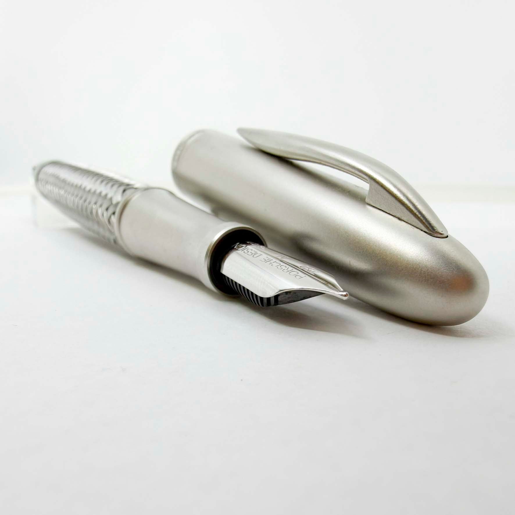 Porsche Design P3100 Tec-Flex Fountain Pen - Medium 18kt Gold Nib
