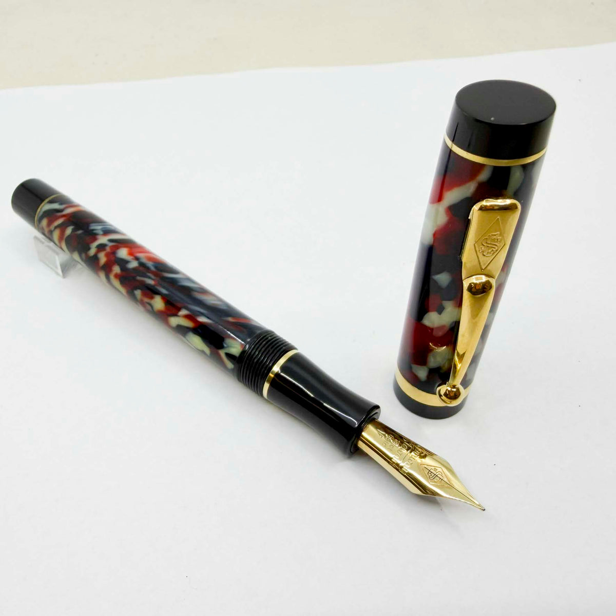 Conway Stewart Special Duro Levenger Edition Fountain Pen - Fine 18kt Gold Nib - MINT