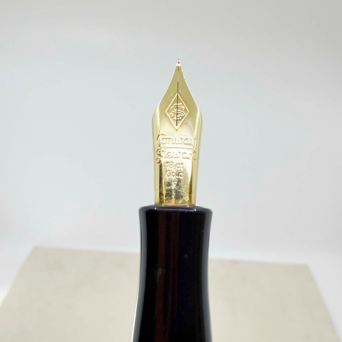 Conway Stewart Special Duro Levenger Edition Fountain Pen - Fine 18kt Gold Nib - MINT