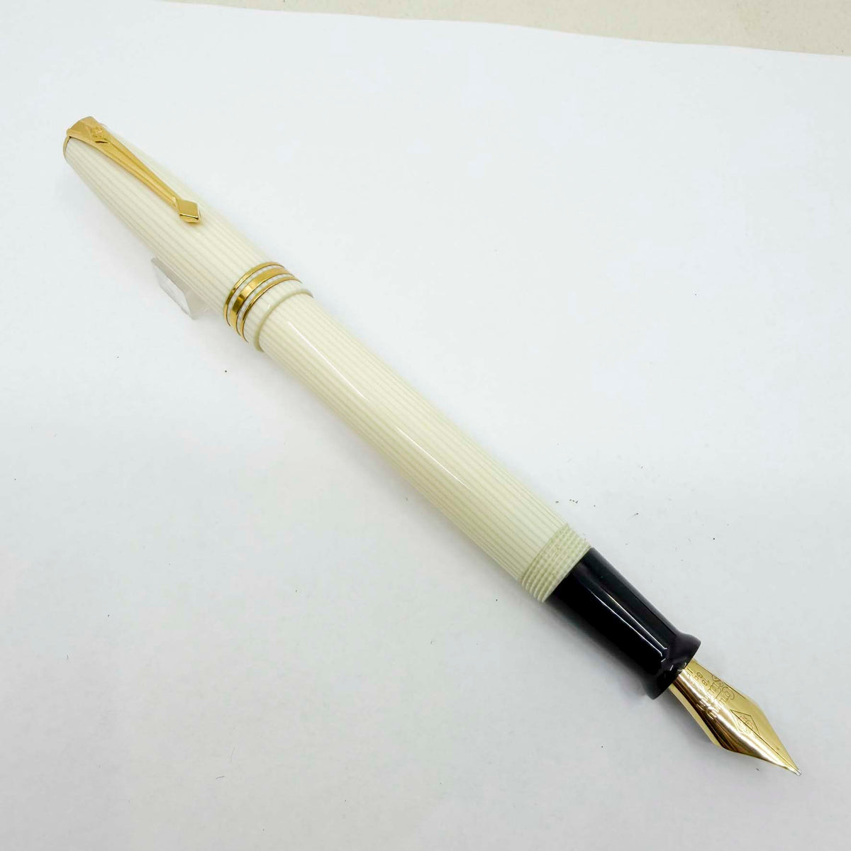 Conway Stewart Striped Ivory Finish Fountain Pen - Italic Fine 18kt Gold Nib