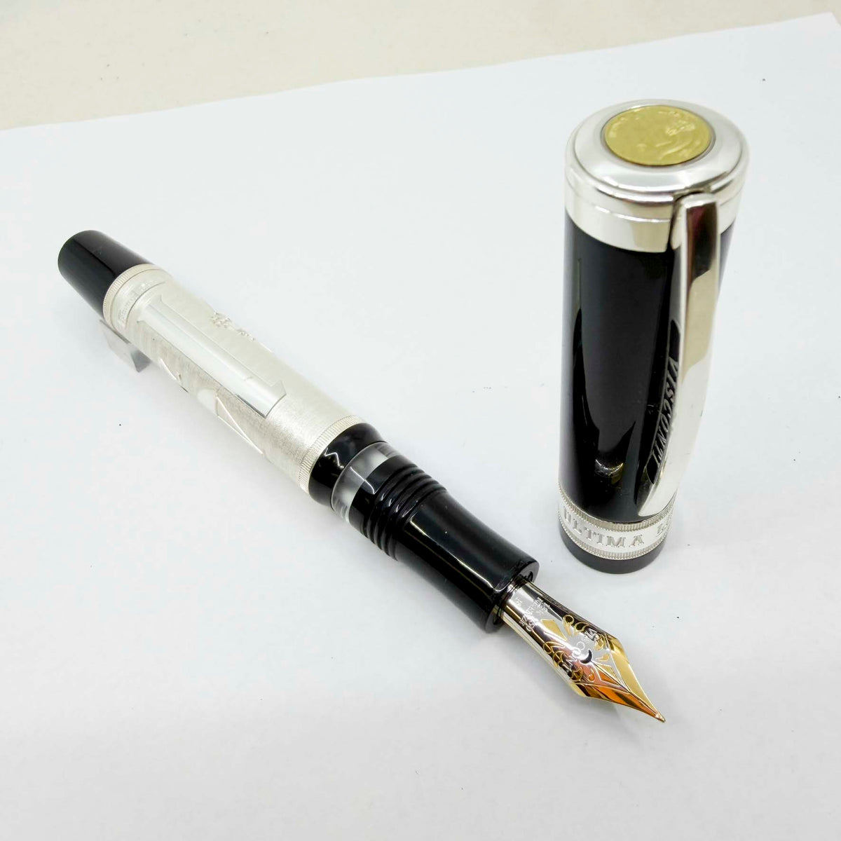 Visconti Limited Edition Ultimate Lira Oversized Fountain Pen #086/975 - Fine 18kt Gold Nib