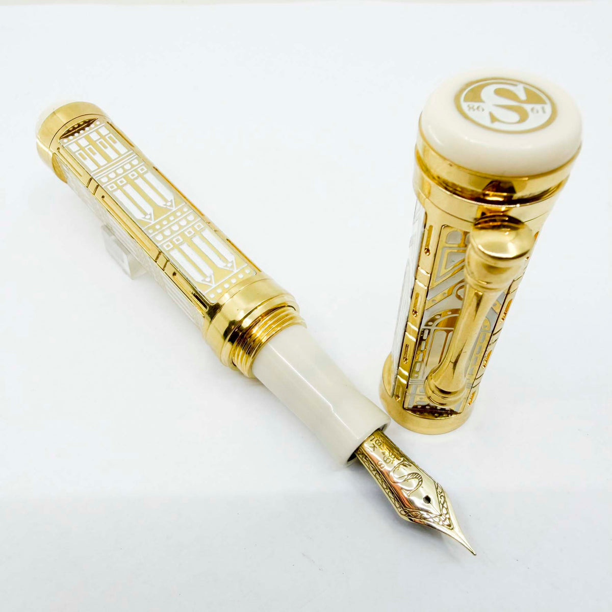 Santini Italia Giotto Tower Limited Edition Fountain Pen - Flexible Fine 18kt Gold Nib