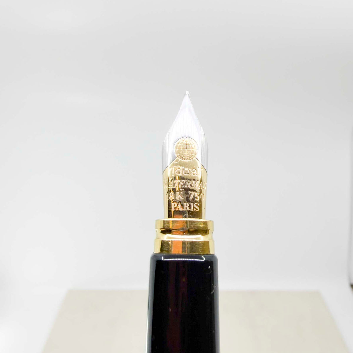 Waterman Man 100 Black Fountain Pen - Fine 18kt Gold Nib