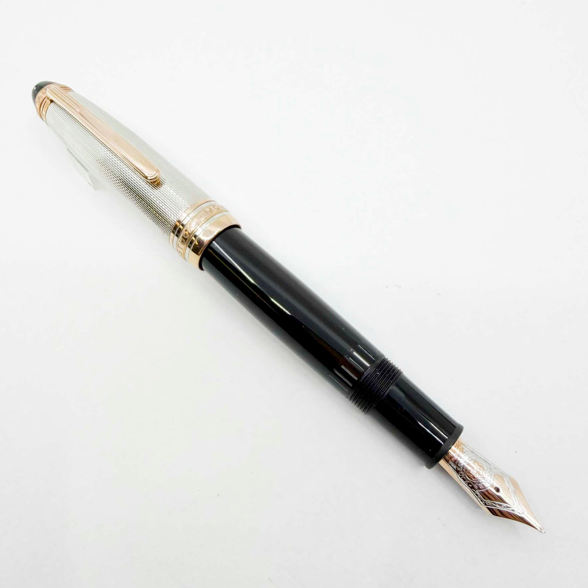 Montblanc Meisterstuck 75th Anniversary "1924" LeGrand Doue Numbered Limited Edition Solitaire Barleycorn Sterling Silver Fountain Pen - Medium 18kt Gold Nib - MINT