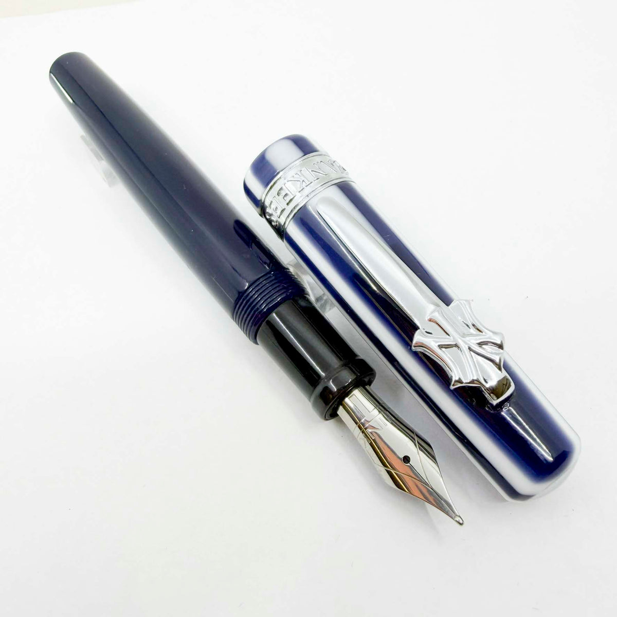 THINK Major League Baseball New York Yankees Special Edition Fountain Pen - Medium Stainless Steel Nib