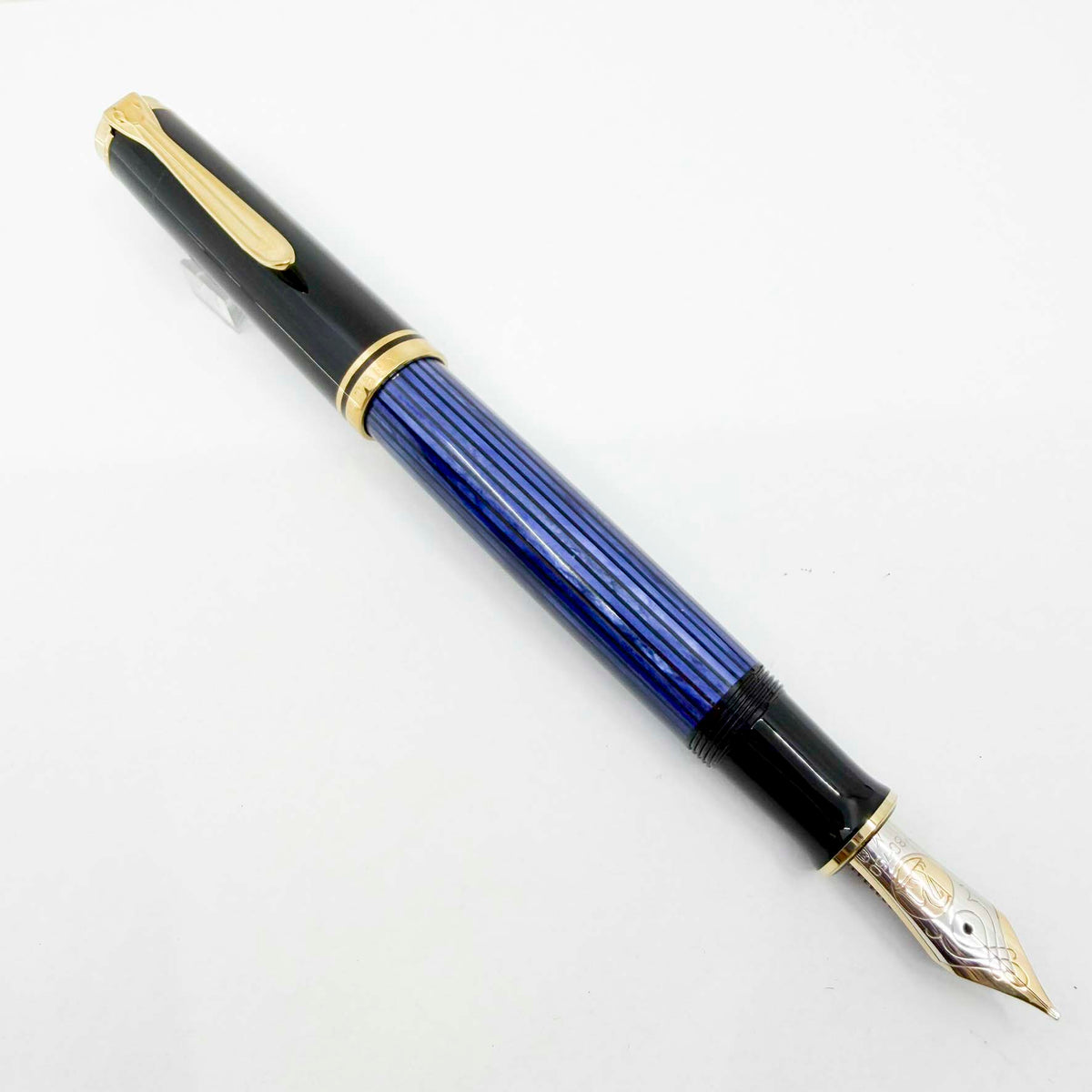 Pelikan Early M800 Black Cap/Blue Striated Barrel Fountain Pen - Medium 18kt Gold PF Nib