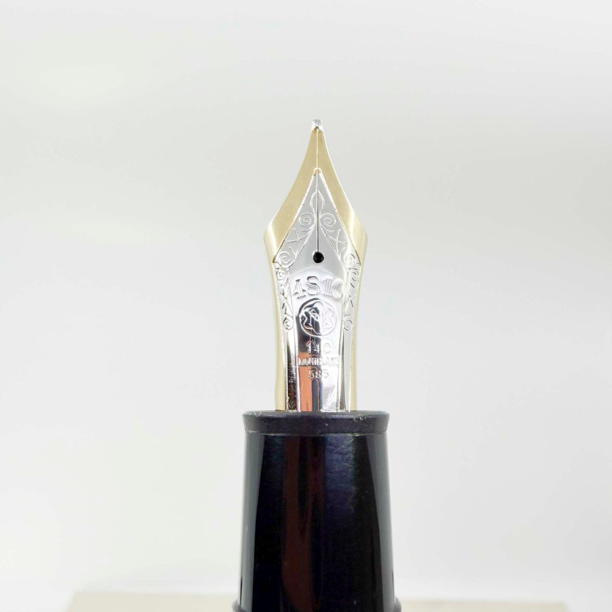 Montblanc Meisterstuck #149 (Largest) Fountain Pen - Broad 14kt Gold Nib