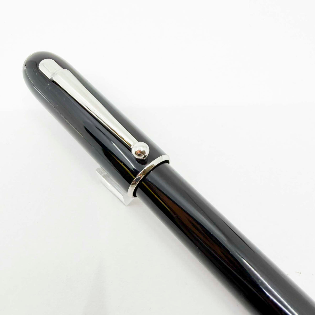Dunhill Sidecar Black Lacquer Fountain Pen - Medium 18kt Gold Nib