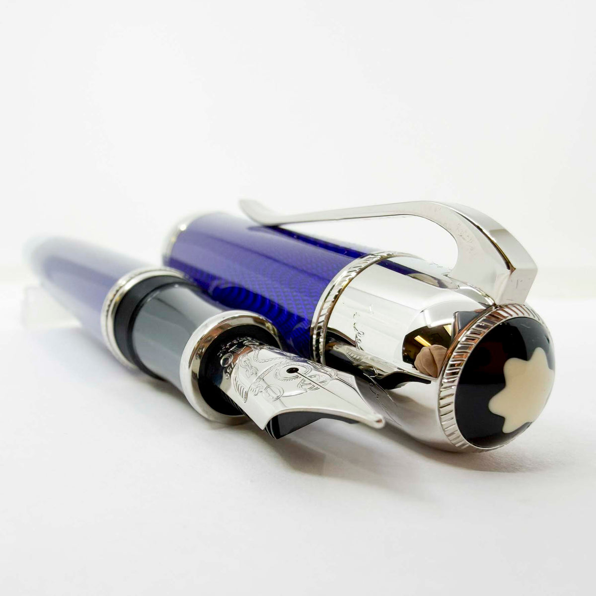 Montblanc Jules Verne Writer Series Limited Edition Fountain Pen - Medium 18kt Gold Nib