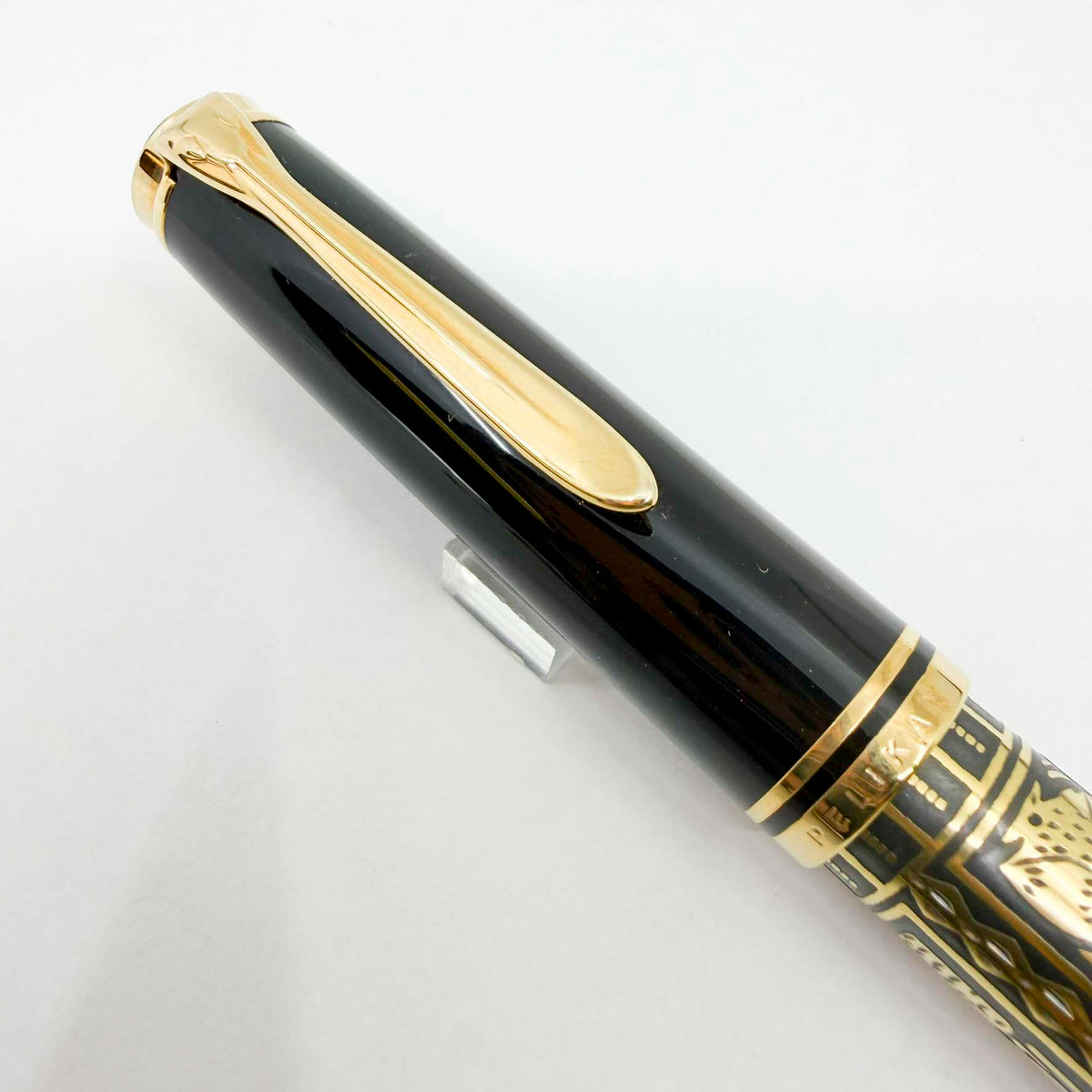 Pelikan M900 Toledo Gold Vermeil Fountain Pen - Medium 18kt Gold Nib - 1990's - Original Box & Certificate Booklet - MINT