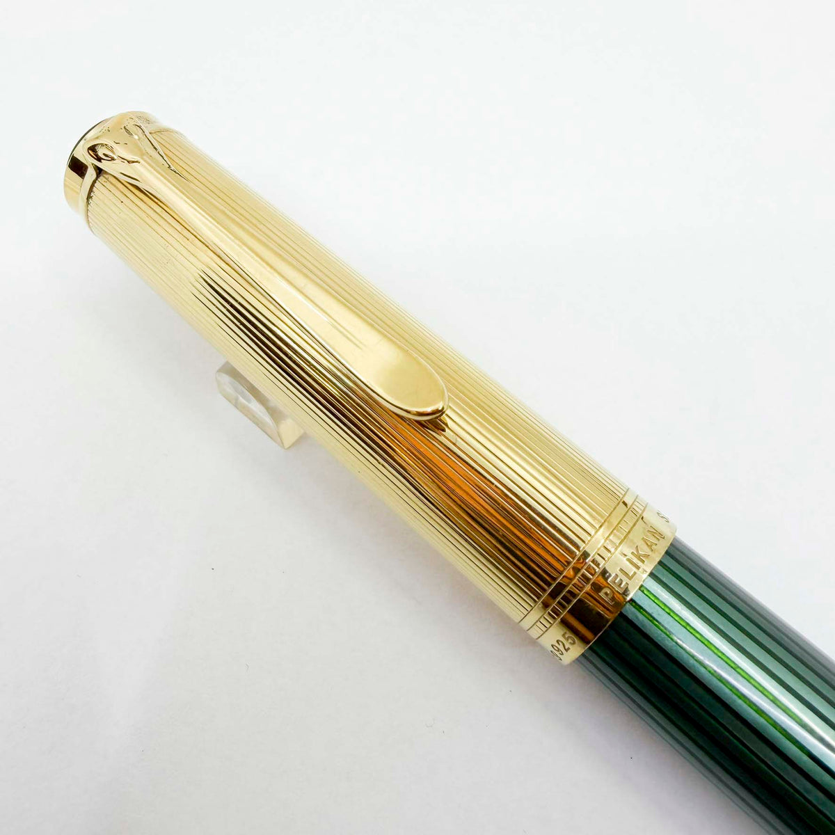 Pelikan Souveran SCARCE M1050 Vermeil Cap (Gold-Plated Sterling Silver)/Green Striped Barrel Fountain Pen - Medium 18kt Gold Nib