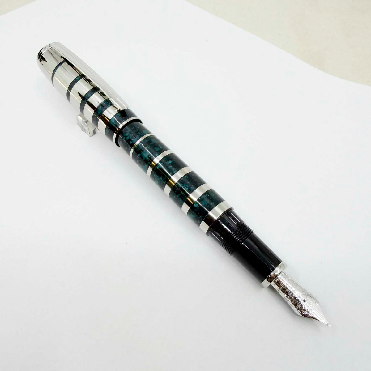 Montblanc George Bernard Shaw Writer Series Limited Edition Fountain Pen - Medium 18kt Gold Nib