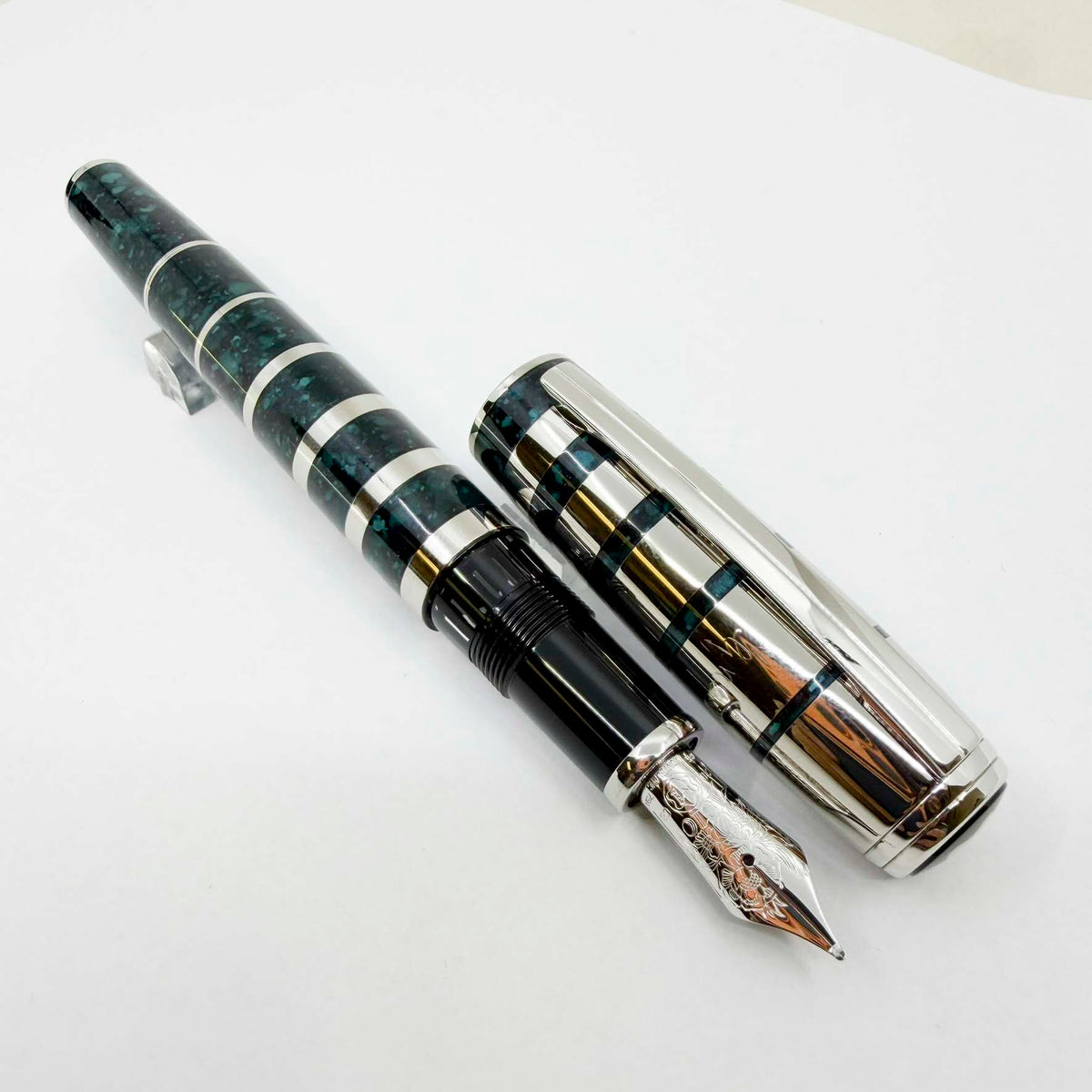 Montblanc George Bernard Shaw Writer Series Limited Edition Fountain Pen - Medium 18kt Gold Nib