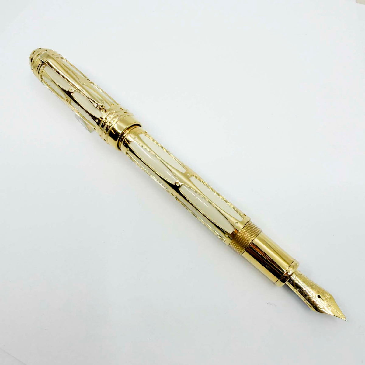 Montblanc Pope Julius II Patron of the Arts Limited Edition Fountain Pen - Medium 18kt Gold Nib