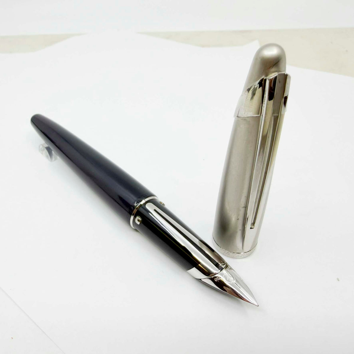 Waterman Edson Black Diamond Fountain Pen - Medium 18kt Gold  Nib - SCARCE!