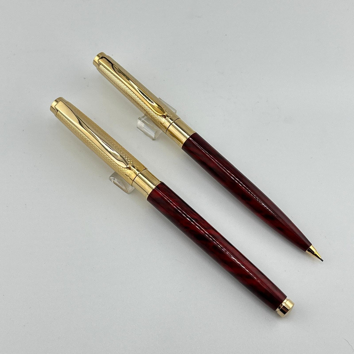 Pelikan Celebrity P590 Red Marble Lacquer Set - Beautiful Set ! RB +MP