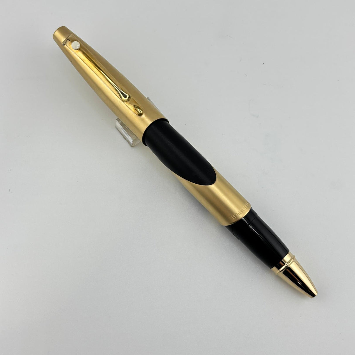 Sheaffer Vintage Intrigue  GOLD AND BLACK -   Rollerball  Pen