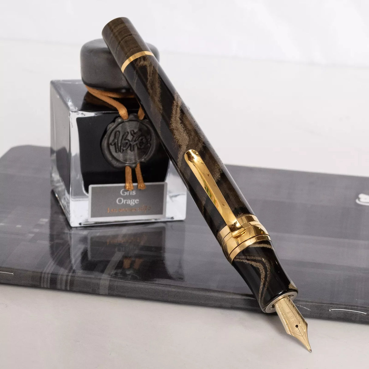 Stipula Da Vinci  Brown Tobacco roll Ebonite Limited Edition Fountain Pen